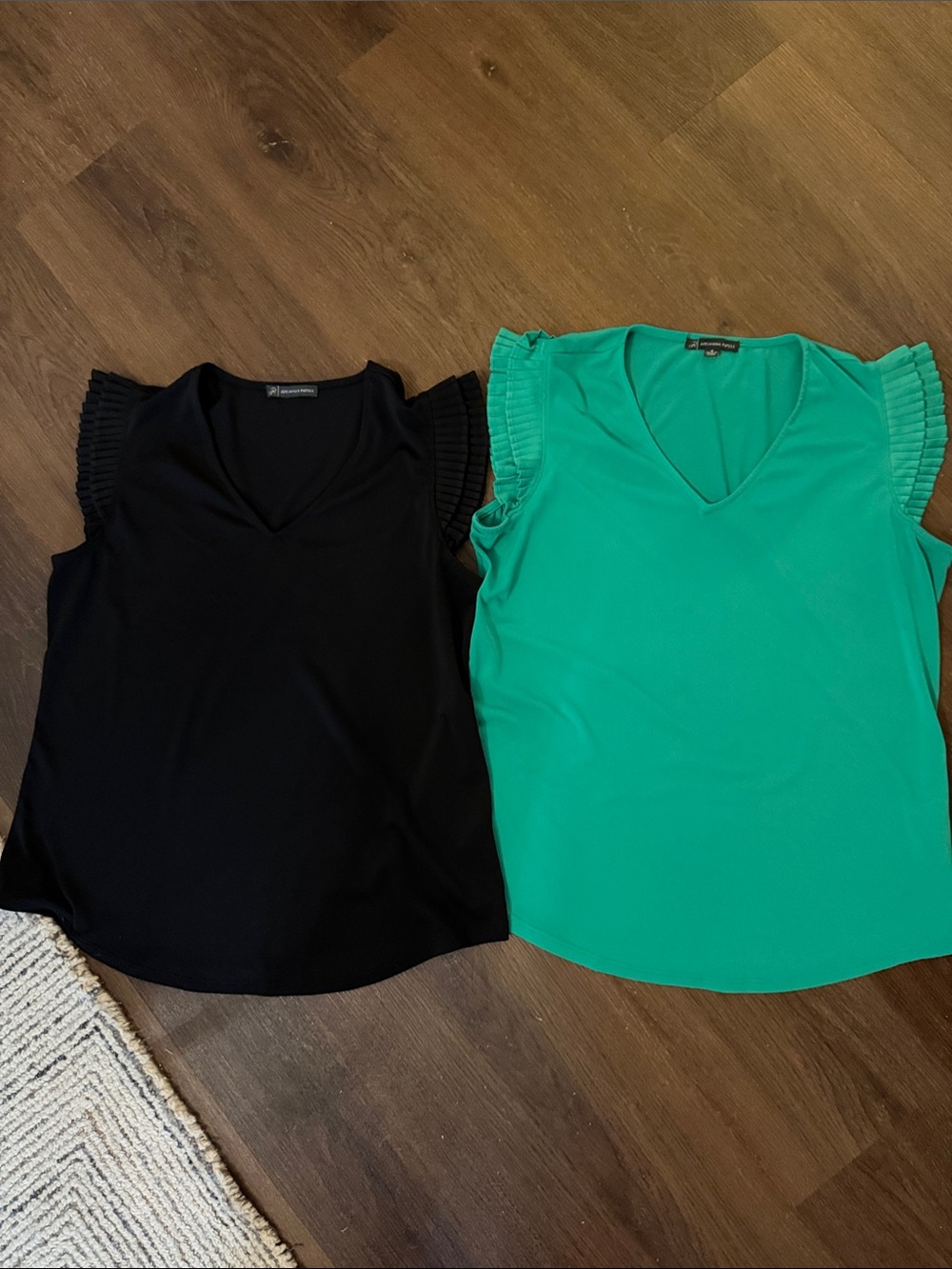 Adrianna Papell Pleated Sleeve V-Neck Tops - Black and Green